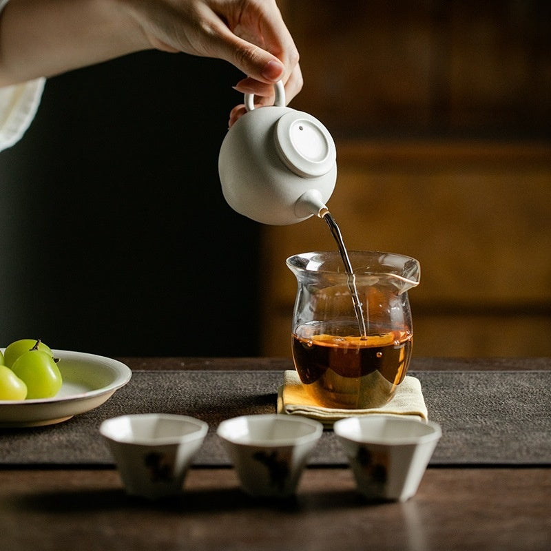 Cloud Robe Thoughtful Pot - ZenBrew Tea Studio